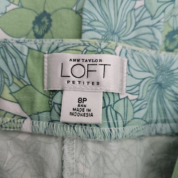 Ann Taylor LOFT Capri Pants Green Blue Floral Mid Rise Zip Cropped Petite 8P - Picture 5 of 7
